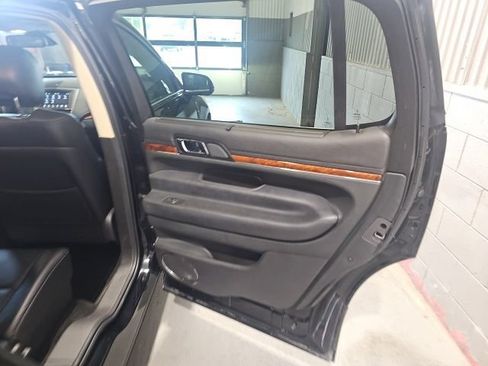 Used 2017 Lincoln MKT AWD w/ Technology Package image 25