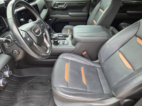 Used 2023 GMC Sierra 1500 AT4 w/ Technology Package AWD/4WD image 11