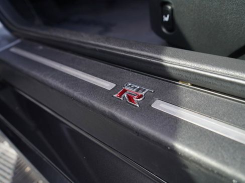 Used 2010 Nissan GT-R Premium image 19