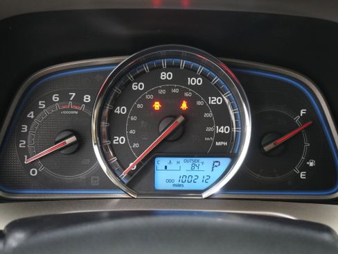 Used 2014 Toyota RAV4 Limited w/ Technology Package AWD/4WD image 18