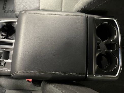 Used 2025 Ford F150 Lightning XLT image 21