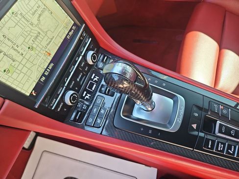 Used 2015 Porsche 911 Turbo S image 24