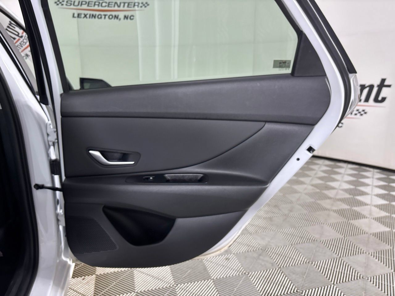 Used 2025 Hyundai Elantra SEL FWD image 27