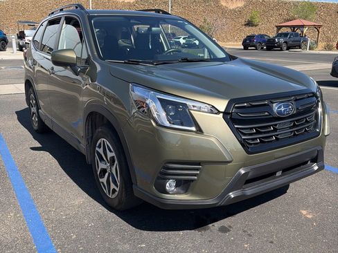 Used 2024 Subaru Forester Premium image 3