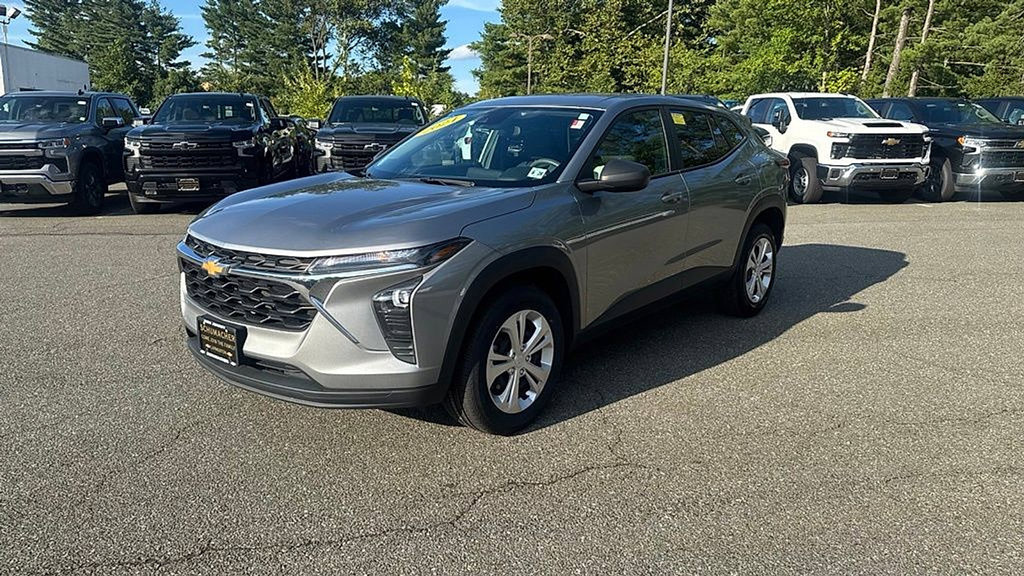 Certified 2024 Chevrolet Trax LS FWD image 2