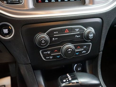 Used 2022 Dodge Charger SXT image 33
