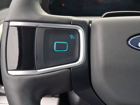 Used 2025 Ford Expedition Active image 22