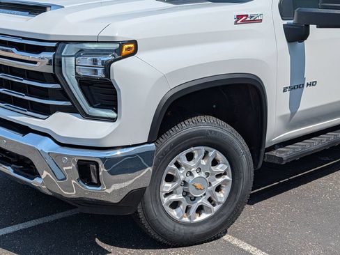 Used 2025 Chevrolet Silverado 2500 LTZ w/ LTZ Convenience Package AWD/4WD image 29