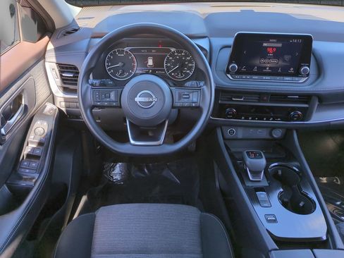 Used 2023 Nissan Rogue SV image 16