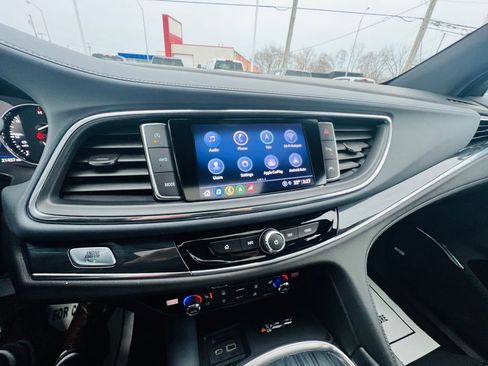 Used 2022 Buick Enclave Premium w/ Experience Buick Package image 31