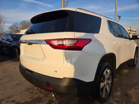 Used 2018 Chevrolet Traverse LT image 41