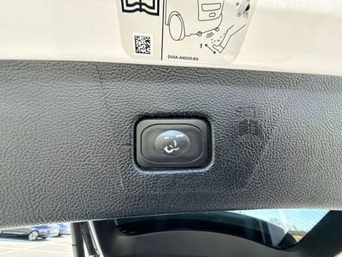 Used 2016 Ford Edge Titanium w/ Technology Package image 21