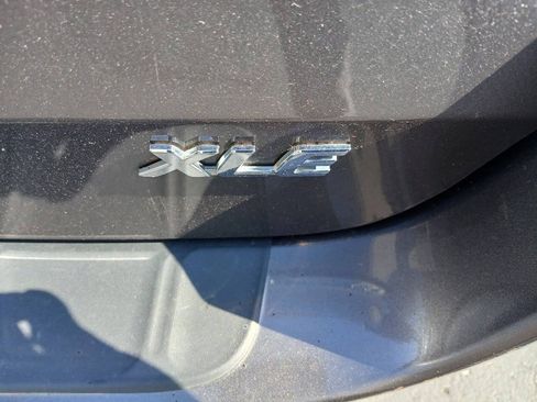Used 2015 Toyota Sienna XLE Premium FWD image 17