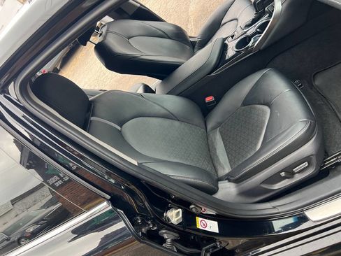 Used 2018 Toyota Camry XSE image 19