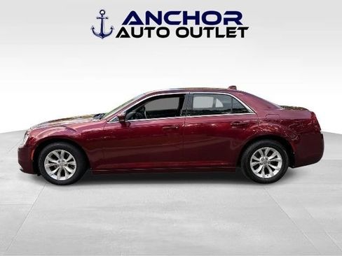 Used 2015 Chrysler 300 Limited w/ 300 Premium Group RWD image 5