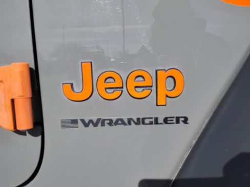 Used 2023 Jeep Wrangler Willys image 34