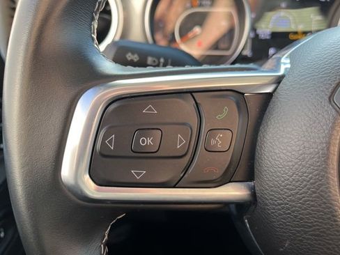 Used 2022 Jeep Wrangler Unlimited Sahara image 18