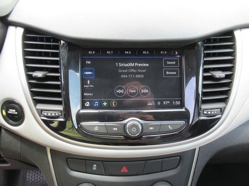 Used 2018 Chevrolet Trax LT w/ Driver Confidence Package FWD image 24