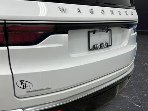 Used 2023 Jeep Wagoneer 4WD w/ Premium Group I image 42