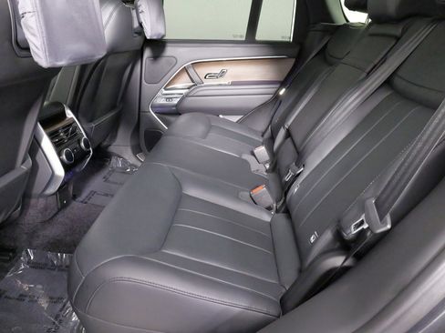 Used 2023 Land Rover Range Rover SE image 37