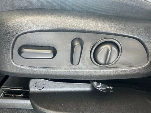 Used 2018 Chevrolet Traverse LT image 27