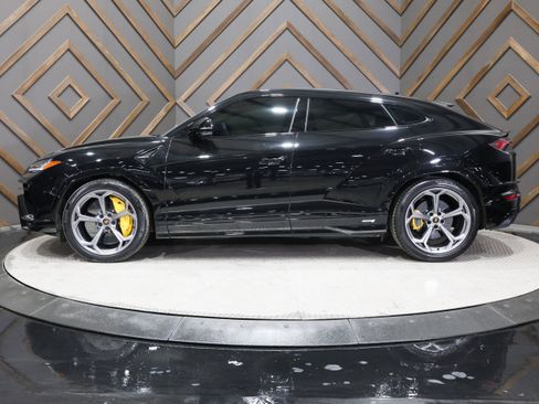 Used 2023 Lamborghini Urus S image 3