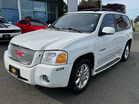 Used 2006 GMC Envoy Denali RWD image 1