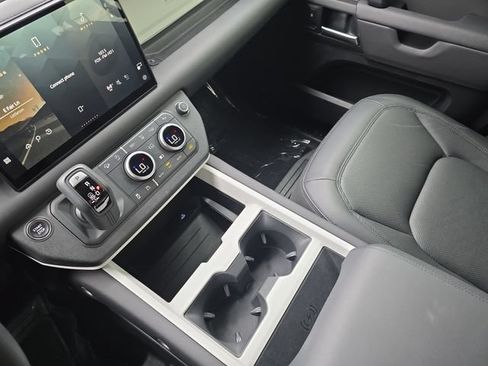 Certified 2025 Land Rover Defender 110 S AWD/4WD image 27