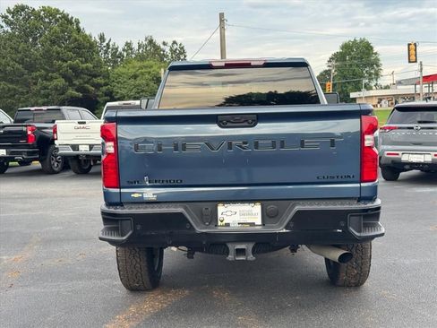 Used 2025 Chevrolet Silverado 2500 Custom w/ Custom Value Package AWD/4WD image 4