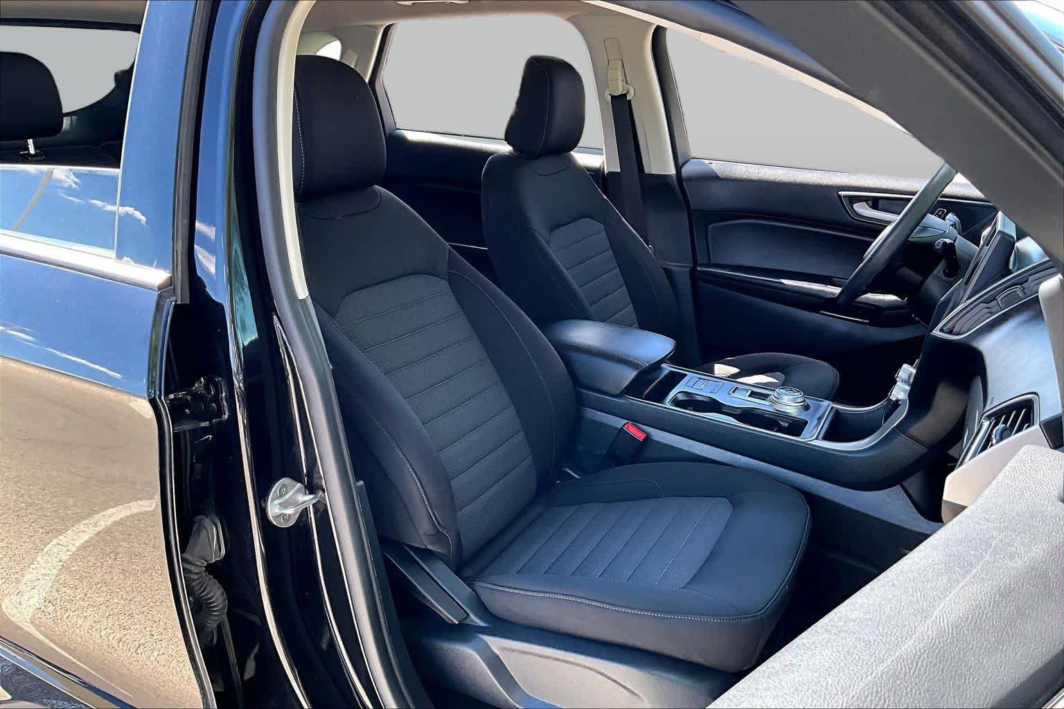 Used 2024 Ford Edge SE AWD/4WD image 9