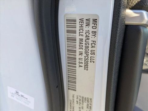 Used 2023 Jeep Grand Cherokee Limited image 26