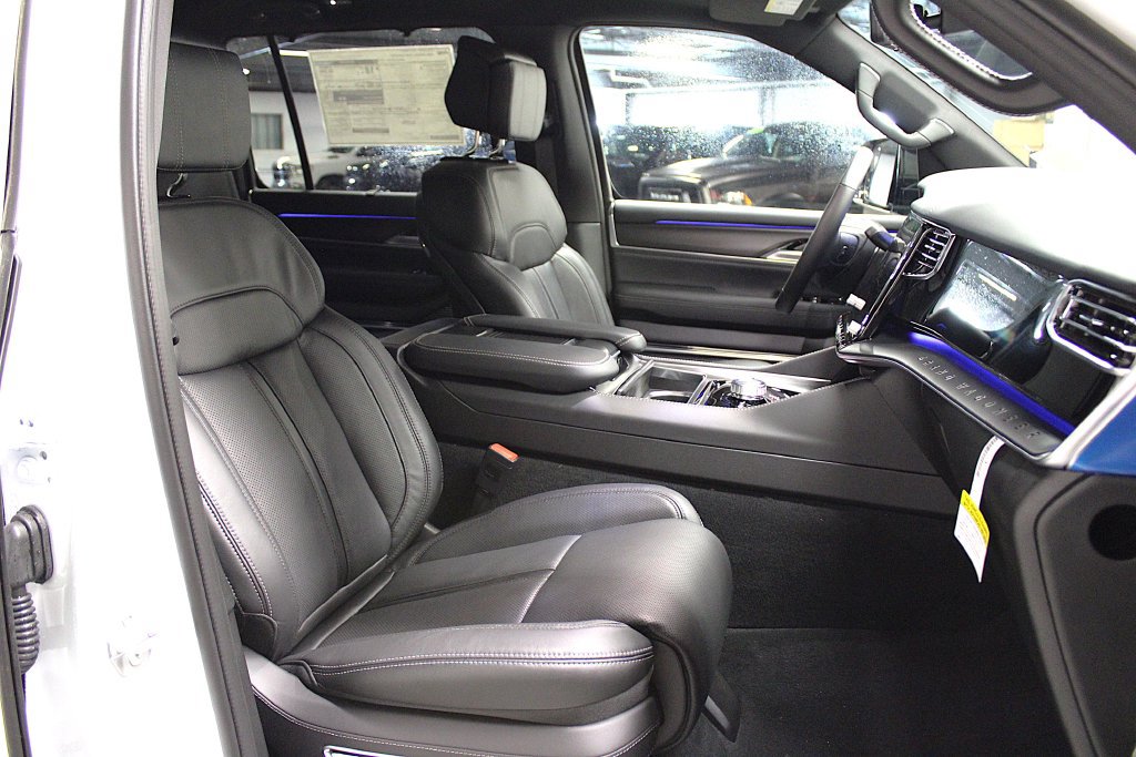 New 2026 Jeep Grand Wagoneer L Summit w/ Premium Group III AWD/4WD image 39
