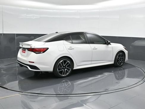 Used 2024 Nissan Sentra SR w/ Trunk Package FWD image 3