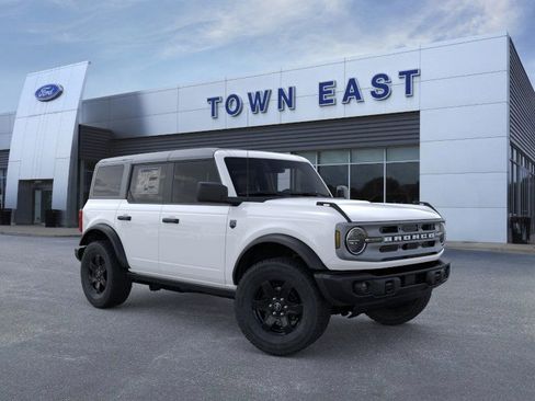 New 2025 Ford Bronco Big Bend w/ Black Diamond Package image 7