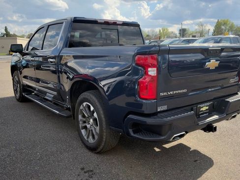 Used 2022 Chevrolet Silverado 1500 High Country w/ Technology Package AWD/4WD image 5