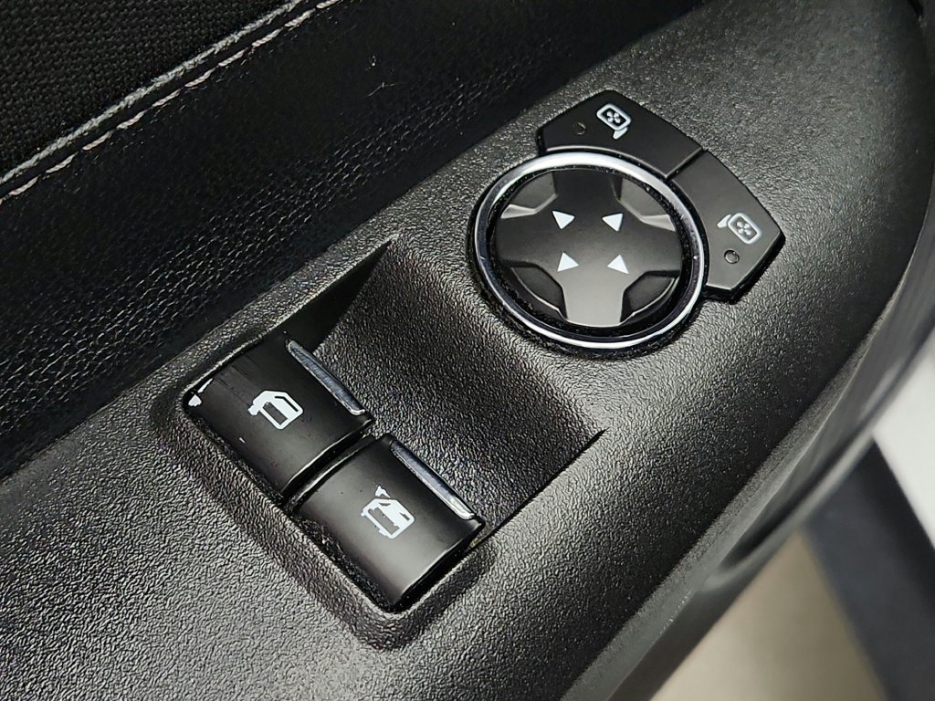Used 2020 Ford Mustang Coupe RWD image 18