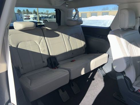 Used 2023 Ford Expedition Max Limited image 22