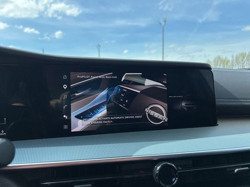 Used 2025 Nissan Murano SL AWD/4WD image 25