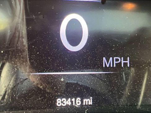 Used 2015 Jeep Grand Cherokee Limited w/ Luxury Group II image 24