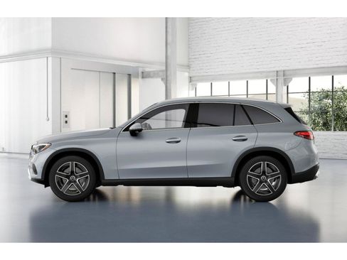 Used 2026 Mercedes-Benz GLC 300 4MATIC image 34