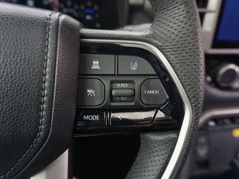 Used 2023 Toyota Tundra Limited AWD/4WD image 9