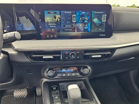Used 2026 Nissan Kicks SV FWD image 23