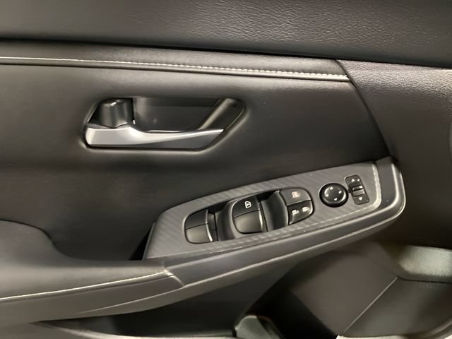 Certified 2023 Nissan Sentra SV FWD image 9