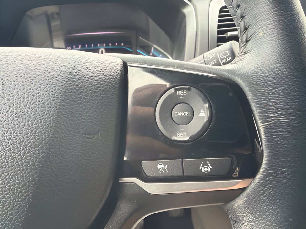 Used 2024 Honda Odyssey Touring image 25