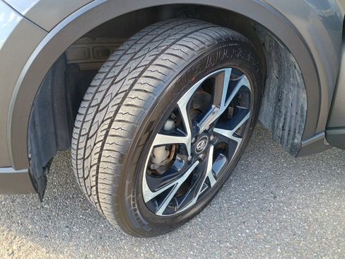 Used 2018 Toyota C-HR XLE image 7