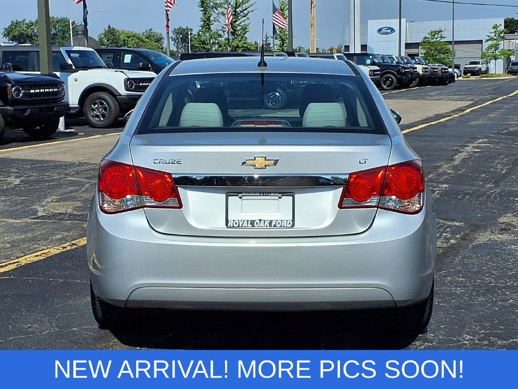 Used 2014 Chevrolet Cruze LT FWD image 18
