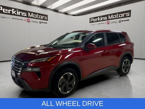 Used 2025 Nissan Rogue SV AWD/4WD image 1