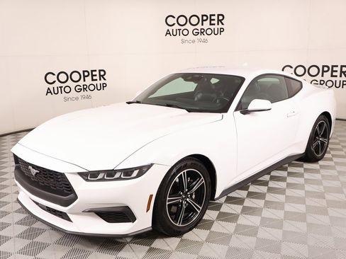 Used 2024 Ford Mustang Premium image 10