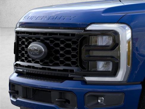 New 2026 Ford F250 Lariat w/ Black Appearance Package image 17