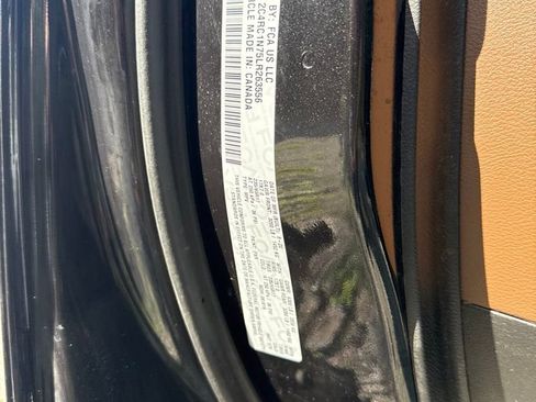 Used 2020 Chrysler Pacifica Limited w/ Advanced Safetytec Group FWD image 11